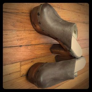 Five Worlds Platform Clogs